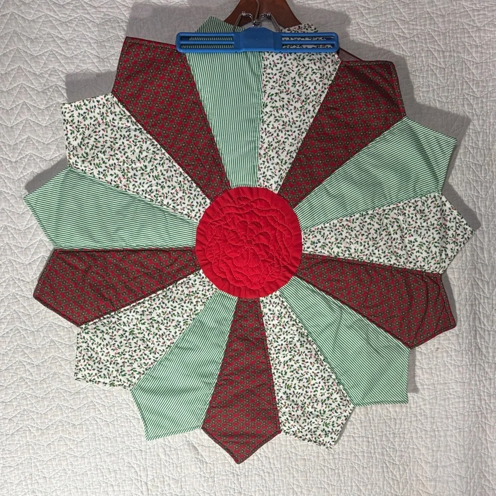 Floral Patchwork Quilted Table Mat - Picture 1 of 2